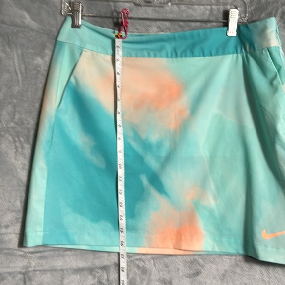 Nike golf skirt women’s size 10‎ medium lightweight summer outdoor activity - Picture 2 of 11